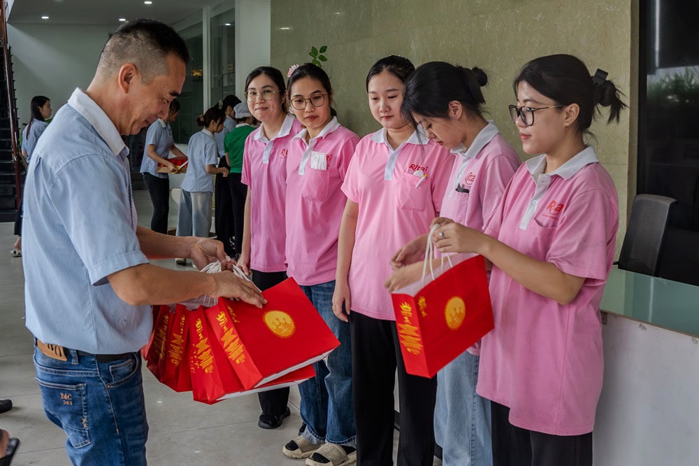 elebrating the mid autumn festival at rita sharing mooncakes and joy 2